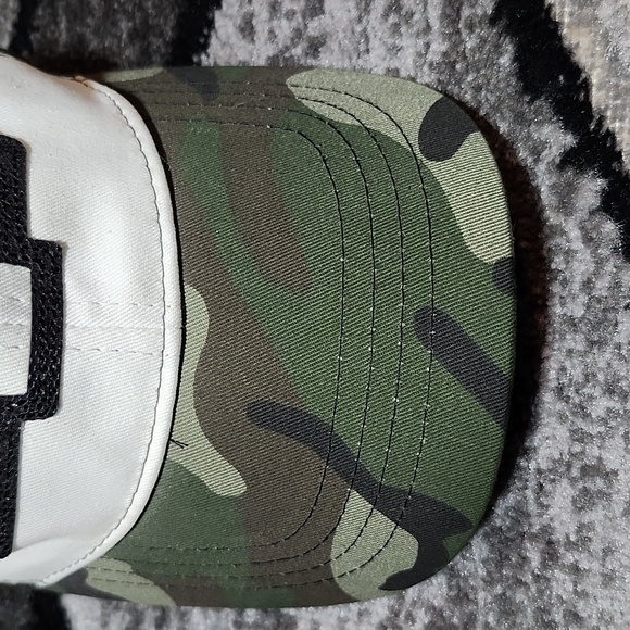 VINTAGE INFINITY HEADWEAR CHEVROLET CHEVY BOW-TIE EMBROIDERED BLACK-SHINE HAT - Picture 3 of 11